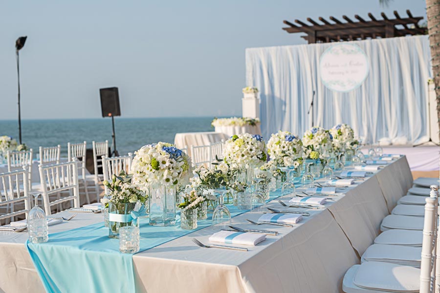 Decoración de mesa para bodas en la playa